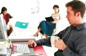 Es wird empfohlen, dass alle Männer auf Anzeichen einer Prostatitis untersucht werden.